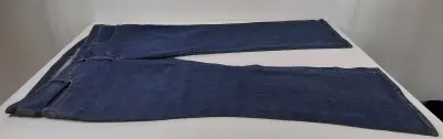 Bikkembergs jeans – kavel bij De Kringwinkel, Geraardsbergen