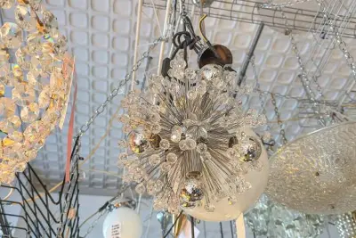 Design am Naschmarkt: Möbel, Bilder und Kunst – veiling bij Aurena, Wien