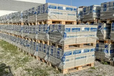 Pflastersteine, Terrassenplatten und Betonplatten – veiling bij Aurena, Achau