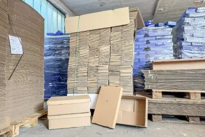 Paletten-Kartonagen und Kartonverpackungen – veiling bij Aurena, Breitenaich