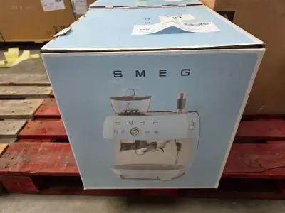 Espressomachine met koffiemolen Smeg EGF03PGEU – kavel bij Auctim, Aartselaar