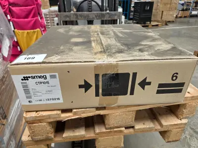 Warmhoudlade Smeg CTP1015 – kavel bij Auctim, Aartselaar