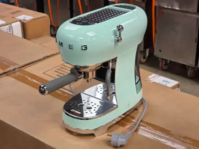 Espressomachine Smeg ECF02PGEU – kavel bij Auctim, Aartselaar