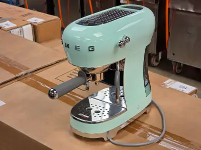 Espressomachine Smeg ECF02PGEU – kavel bij Auctim, Aartselaar