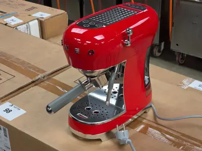 Espressomachine Smeg ECF02RDEU – kavel bij Auctim, Aartselaar