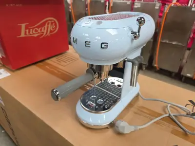 Espressomachine Smeg ECF01PBEU – kavel bij Auctim, Aartselaar