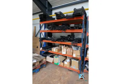Rek met inhoud – kavel bij Clicpublic, Verviers