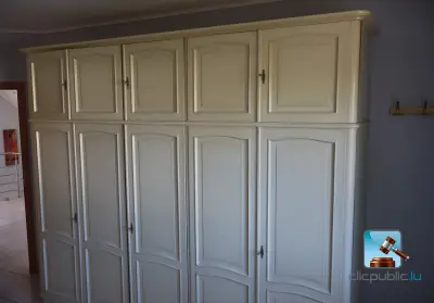 Garderobe – kavel bij Clicpublic, Bertrange, Luxembourg