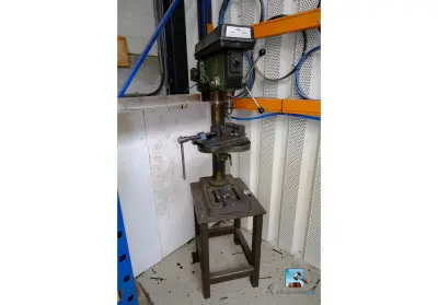 Kolom boormachine – kavel bij Clicpublic, Verviers