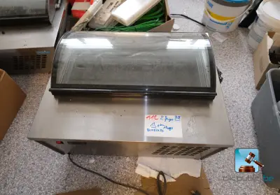 Gekoelde vitrine – kavel bij Clicpublic, Liège