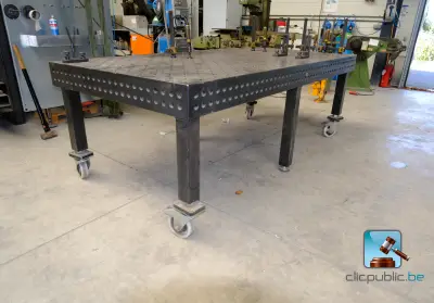 Lasteertafel – kavel bij Clicpublic, Verviers