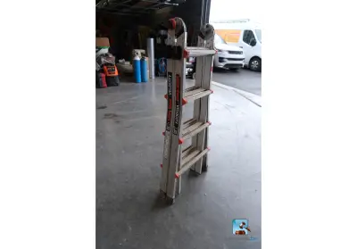 vouwladder – kavel bij Clicpublic, Charleroi