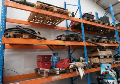 Opslagrek met inhoud – kavel bij Clicpublic, Manage