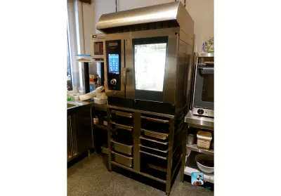 Professionele oven met standaard – kavel bij Clicpublic, Oupeye