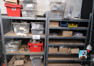 Set van rekken met inhoud – kavel bij Clicpublic, Manage