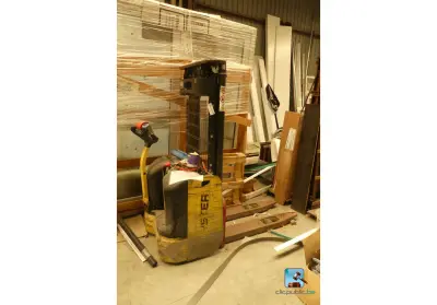 Stacker – kavel bij Clicpublic, Péronnes