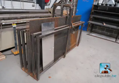 Rek met inhoud – kavel bij Clicpublic, Verviers