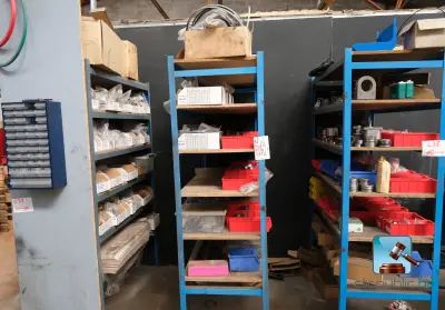 Set van rekken met inhoud – kavel bij Clicpublic, Manage