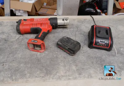 Krimptang met accessoires – kavel bij Clicpublic, Charleroi