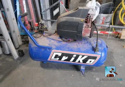 Compressor – kavel bij Clicpublic, Charleroi