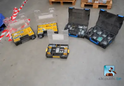 Set met diverse dozen – kavel bij Clicpublic, Charleroi
