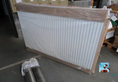 Radiator – kavel bij Clicpublic, Charleroi