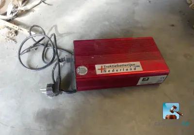 Batterijlader – kavel bij Clicpublic, Péronnes