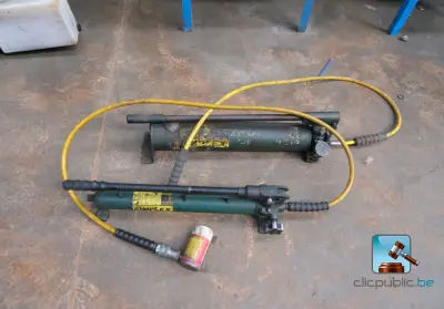 Set hydraulische cilinders – kavel bij Clicpublic, Manage