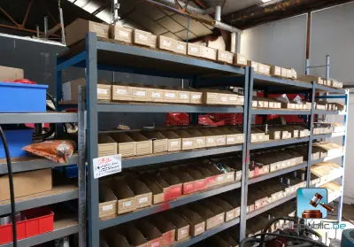 Grote set koppelstukken met planken – kavel bij Clicpublic, Manage