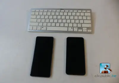 Set smartphones met toetsenbord – kavel bij Clicpublic, Nivelles