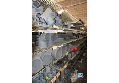 Uitgebreid assortiment PVC-koppelingen – kavel bij Clicpublic, Charleroi