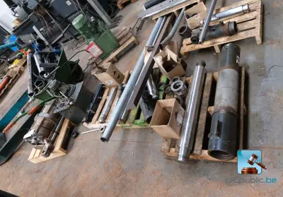 Varia voor metalen onderdelen – kavel bij Clicpublic, Manage