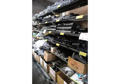 Ruim assortiment aan afdichtingen en koppelingen – kavel bij Clicpublic, Charleroi