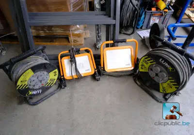 Set met kabelhaspels en LED-schijnwerpers – kavel bij Clicpublic, Charleroi