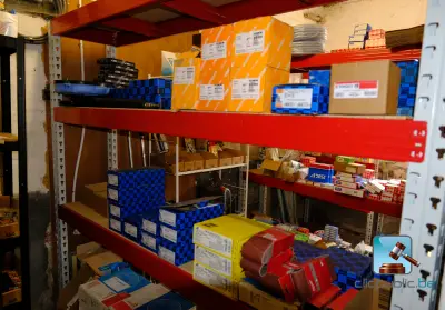 Partij verbruiksartikelen voor de bouw – kavel bij Clicpublic, Crisnée