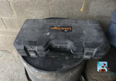 Laserwaterpas met statief – kavel bij Clicpublic, Wavre