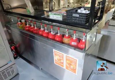 Gekoelde werktafel met inhoud – kavel bij Clicpublic, Fleurus