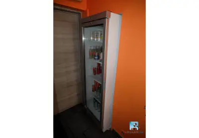 Drankenkoelkast – kavel bij Clicpublic, Mons