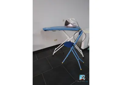 Stoomgenerator met strijktafel – kavel bij Clicpublic, Strépy
