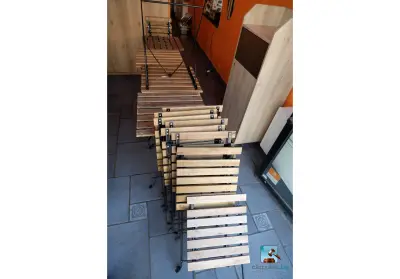 Set met klapstoelen en klaptafels – kavel bij Clicpublic, Mons