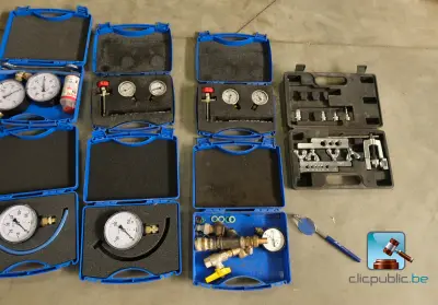 Set manometers en klemmenapparaat – kavel bij Clicpublic, Nivelles