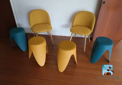 Set van stoelen en krukken – kavel bij Clicpublic, Ans