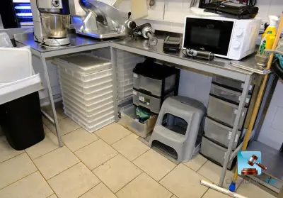 Tafelset – kavel bij Clicpublic, Tubize