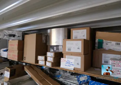 Partij sanitaire apparatuur – kavel bij Clicpublic, Charleroi