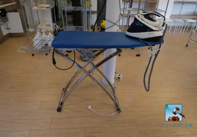 Stoomgenerator met strijktafel – kavel bij Clicpublic, Gozée