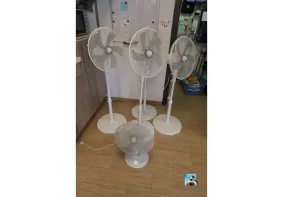 Set met ventilatoren en een magnetron – kavel bij Clicpublic, Gozée