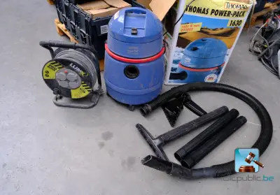 Bouwstofzuiger met accessoires en snoerhaspel – kavel bij Clicpublic, Charleroi