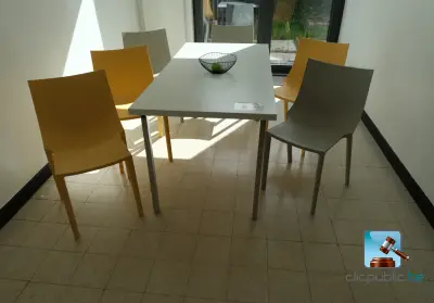 Set tafel en stoelen – kavel bij Clicpublic, Ans