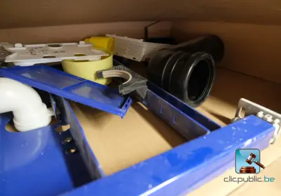 Onderbouw voor hangend toilet – kavel bij Clicpublic, Charleroi