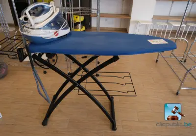 Stoomgenerator met strijktafel – kavel bij Clicpublic, Gozée